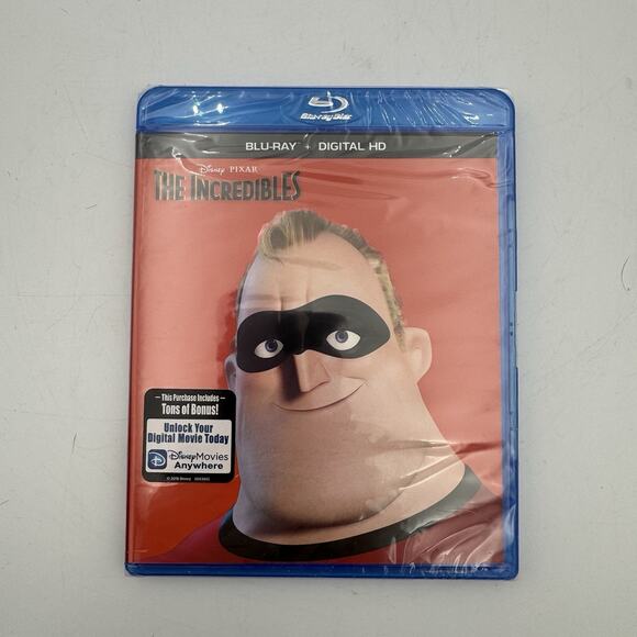 Disney Pixar The Incredibles Blu-ray + Digital HD Sealed Family Movie - Picture 1 of 3